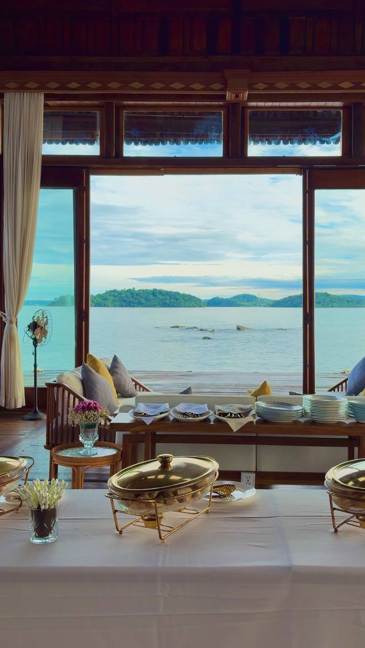 Fine dining at La Lune